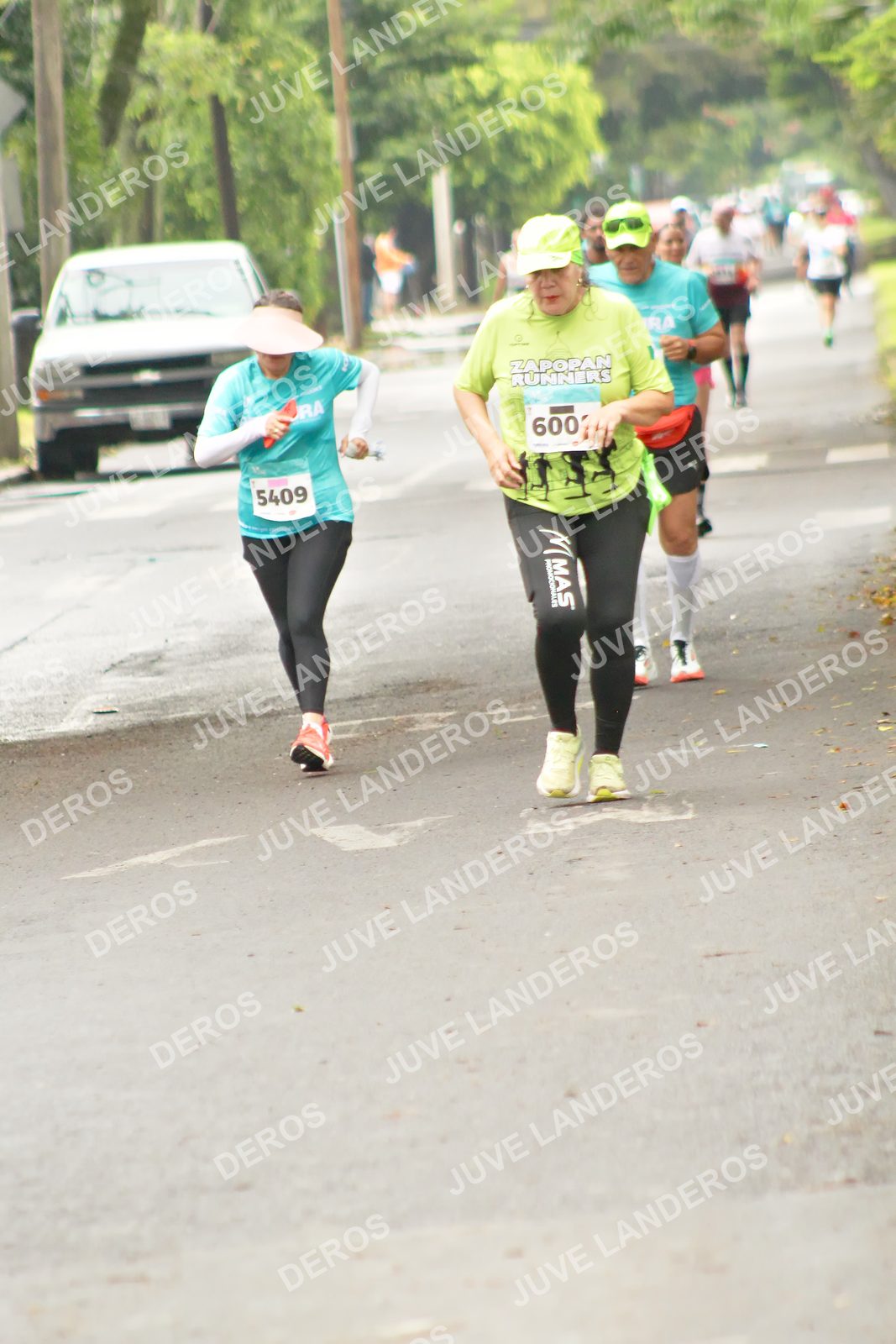 Foto del MEDIO MARATÓN ATLAS en Av. Patria, frente al Parque El Polvorín, Zapopan a las 09:06 · dorsal 5409, 600