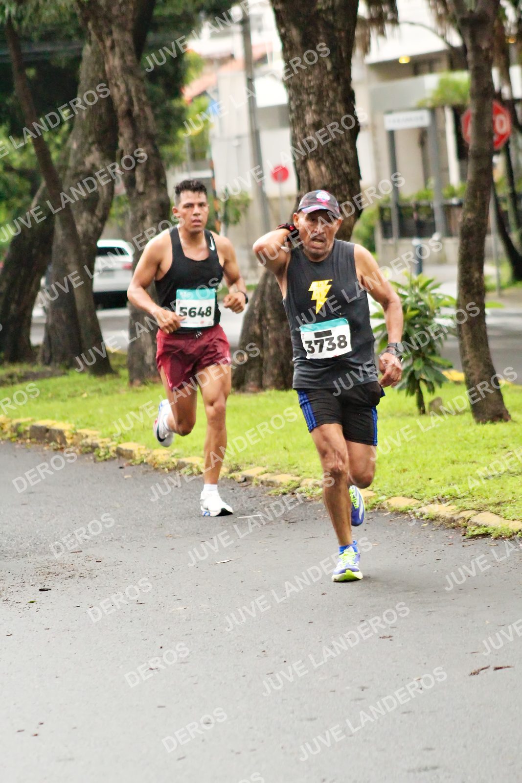 Foto del MEDIO MARATÓN ATLAS en Av. Patria, frente al Parque El Polvorín, Zapopan a las 08:08 · dorsal 3738, 5648