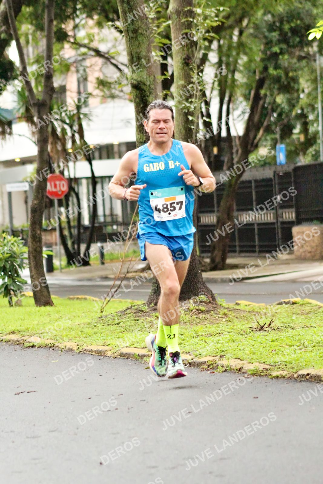 Foto del MEDIO MARATÓN ATLAS en Av. Patria, frente al Parque El Polvorín, Zapopan a las 08:05 · dorsal 4857, 21