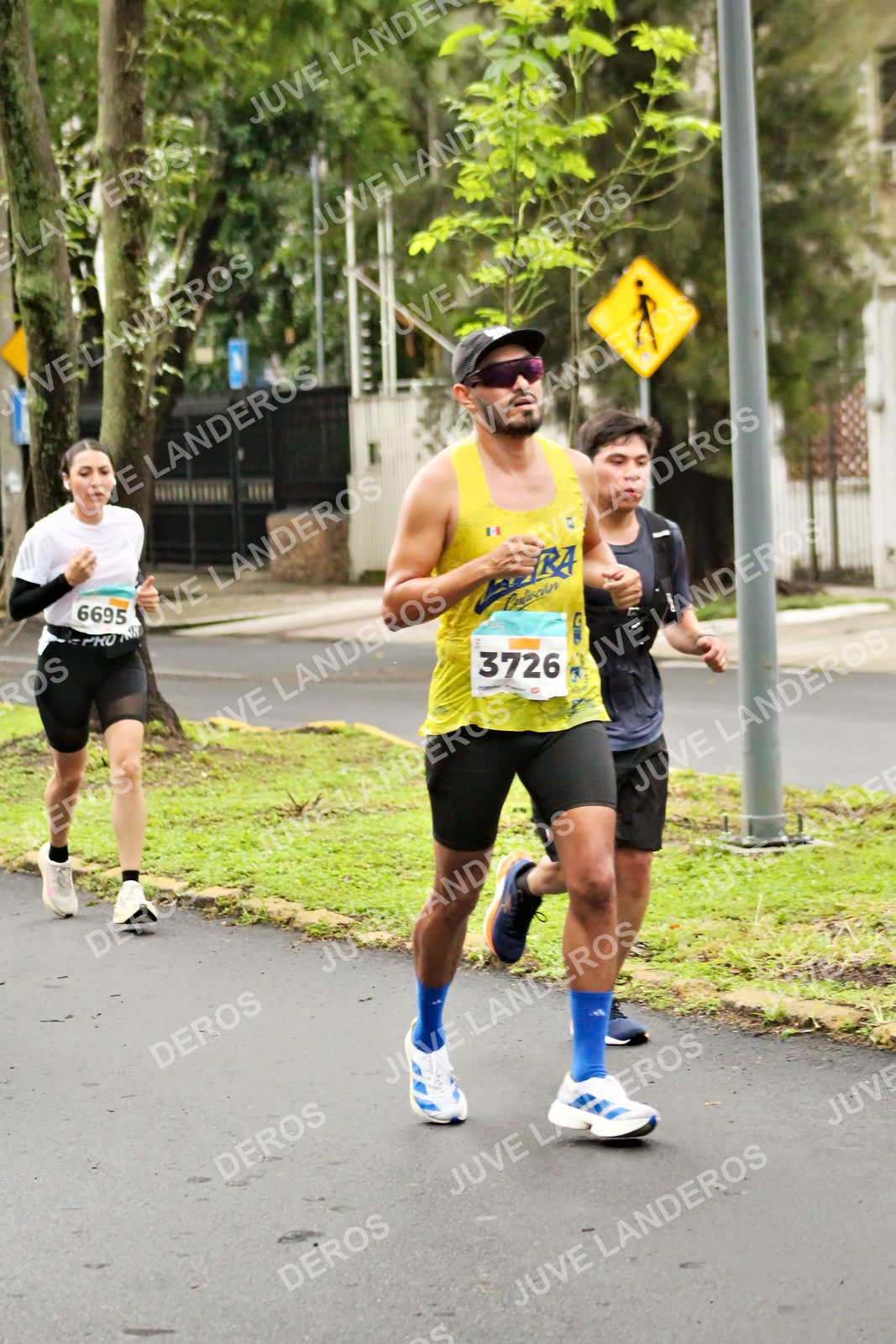 Foto del MEDIO MARATÓN ATLAS en Av. Patria, frente al Parque El Polvorín, Zapopan a las 08:11 · dorsal 6695