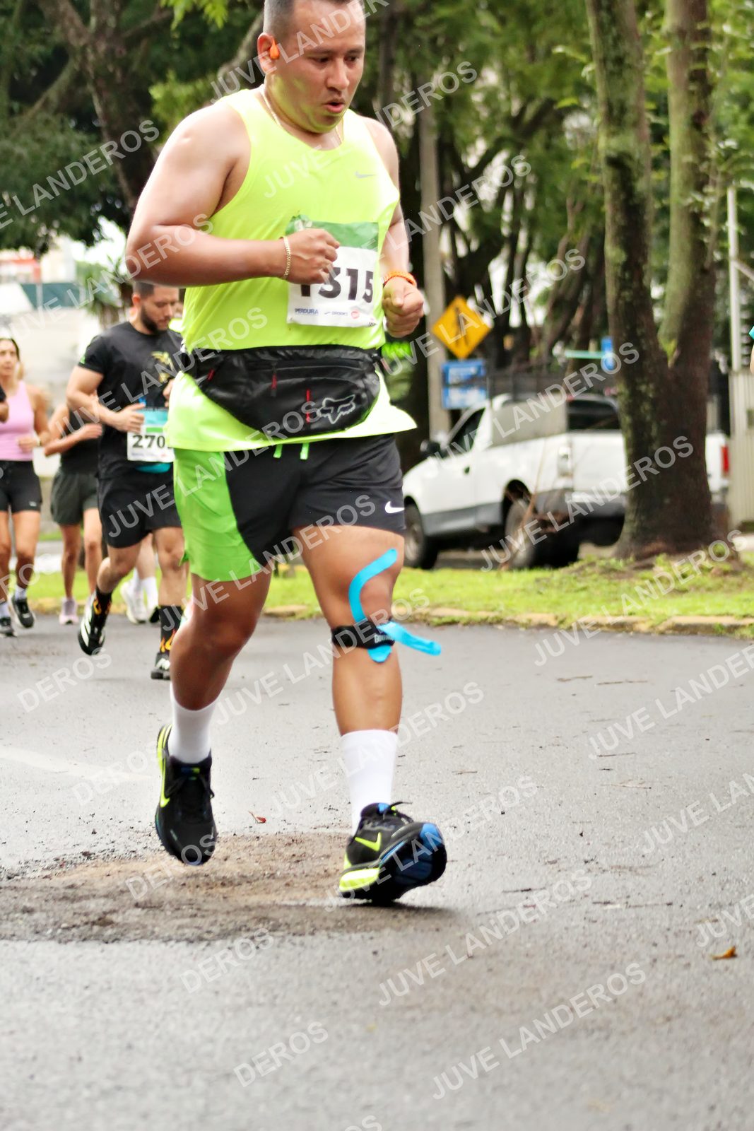 Foto del MEDIO MARATÓN ATLAS en Av. Patria, frente al Parque El Polvorín, Zapopan a las 08:35 · dorsal 270, 7, 315