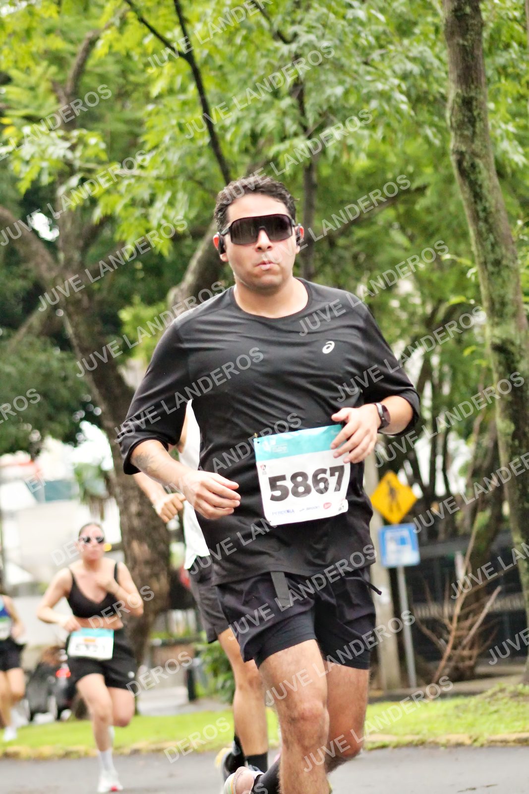 Foto del MEDIO MARATÓN ATLAS en Av. Patria, frente al Parque El Polvorín, Zapopan a las 08:21 · dorsal 5867