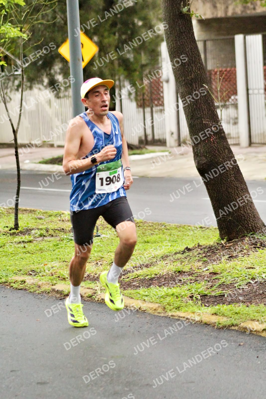 Foto del MEDIO MARATÓN ATLAS en Av. Patria, frente al Parque El Polvorín, Zapopan a las 07:55 · dorsal 1908