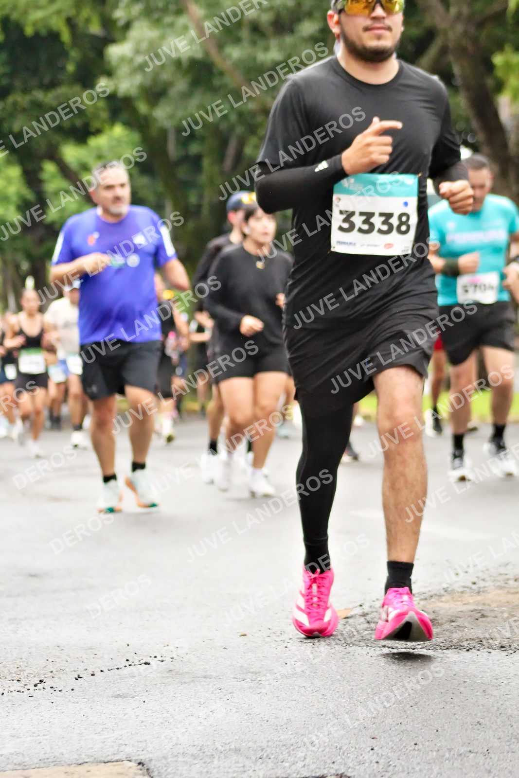 Foto del MEDIO MARATÓN ATLAS en Av. Patria, frente al Parque El Polvorín, Zapopan a las 08:27 · dorsal 3338, 5704