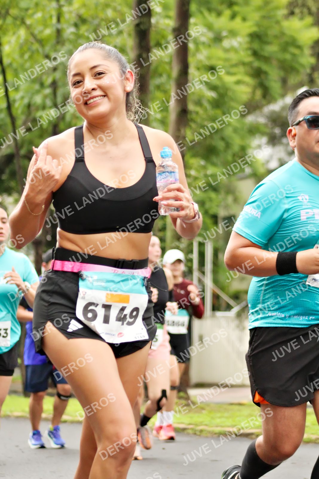 Foto del MEDIO MARATÓN ATLAS en Av. Patria, frente al Parque El Polvorín, Zapopan a las 08:39 · dorsal 6149, 3