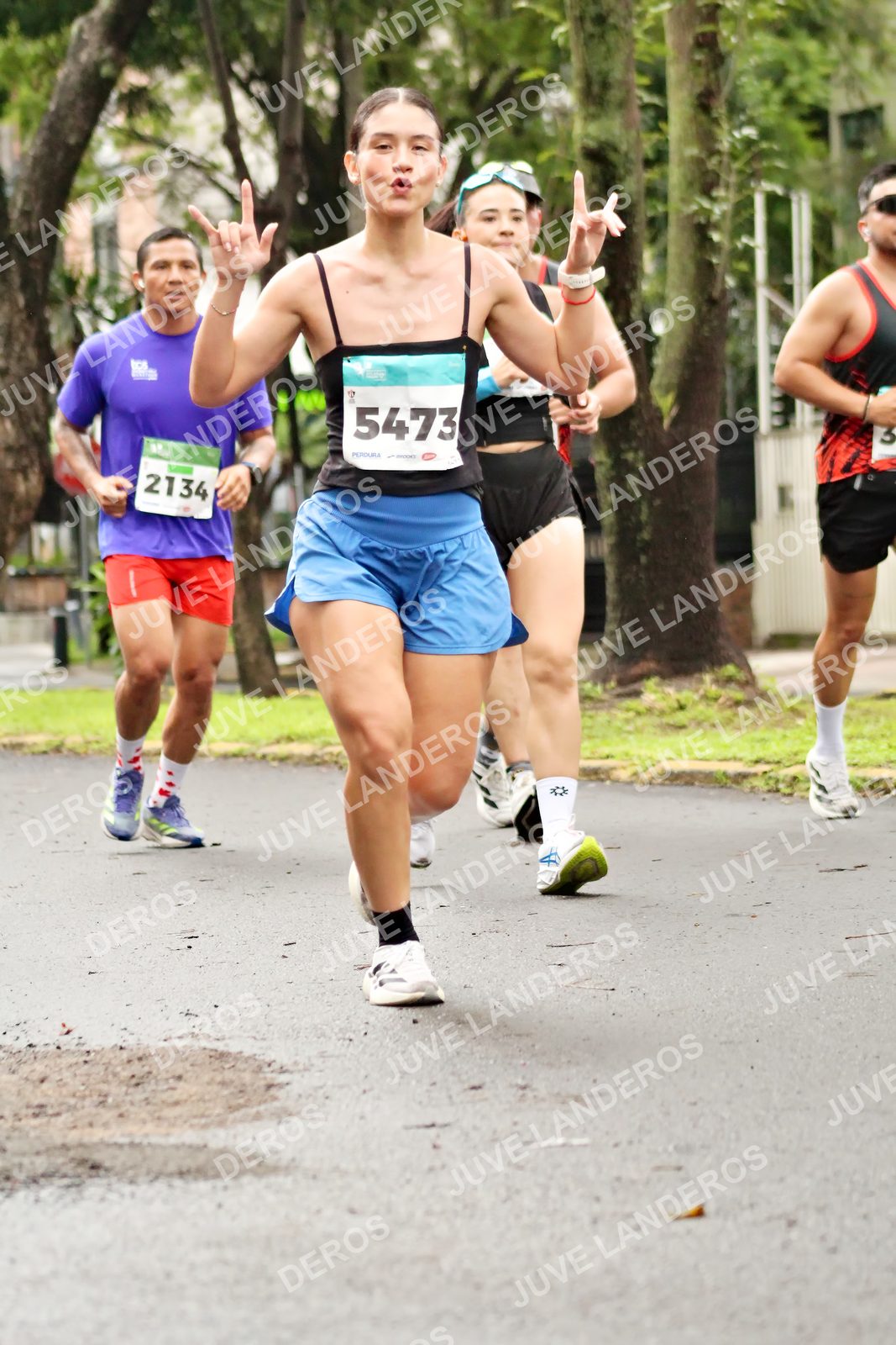 Foto del MEDIO MARATÓN ATLAS en Av. Patria, frente al Parque El Polvorín, Zapopan a las 08:33 · dorsal 5473, 2134