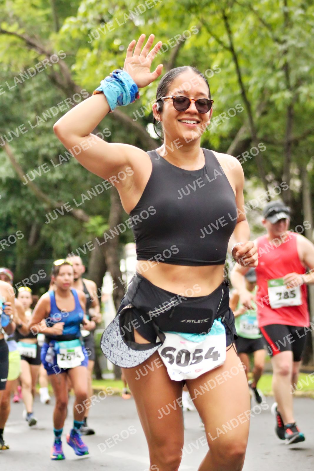 Foto del MEDIO MARATÓN ATLAS en Av. Patria, frente al Parque El Polvorín, Zapopan a las 08:22 · dorsal 785, 6054