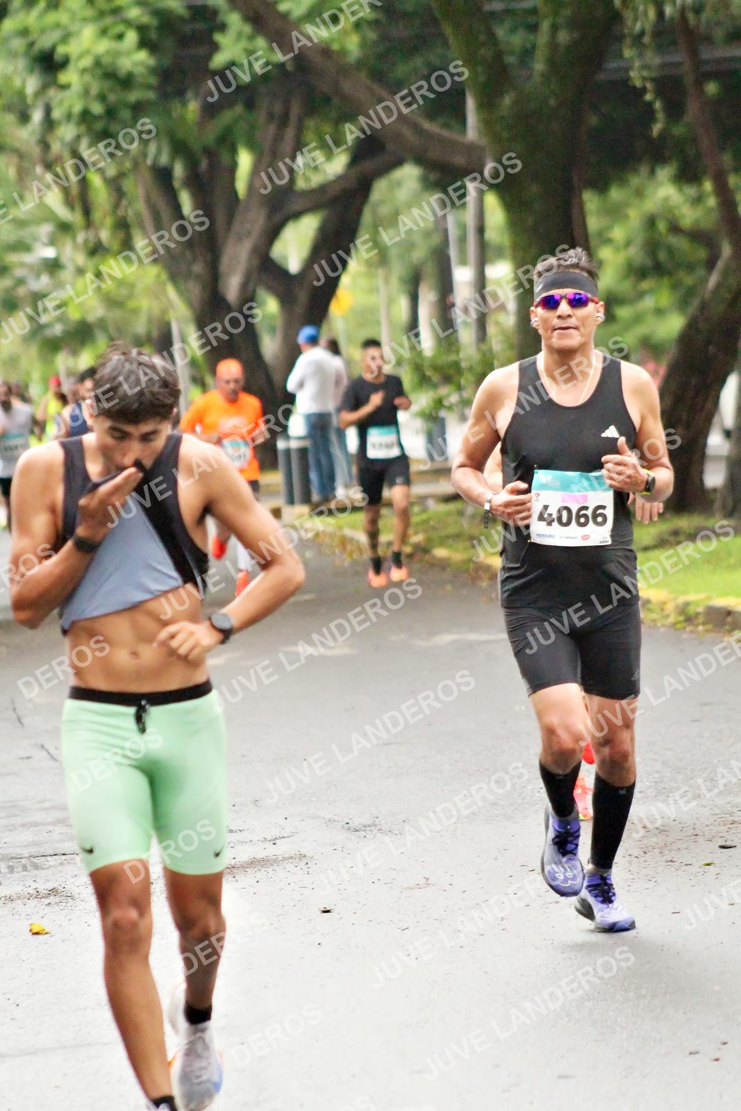Foto del MEDIO MARATÓN ATLAS en Av. Patria, frente al Parque El Polvorín, Zapopan a las 08:07 · dorsal 4066