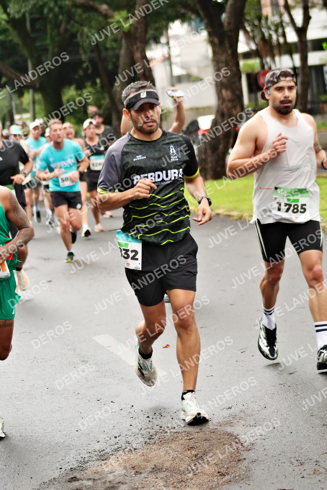 Foto del MEDIO MARATÓN ATLAS en Av. Patria, frente al Parque El Polvorín, Zapopan a las 08:18 · dorsal 1785, 32, 50