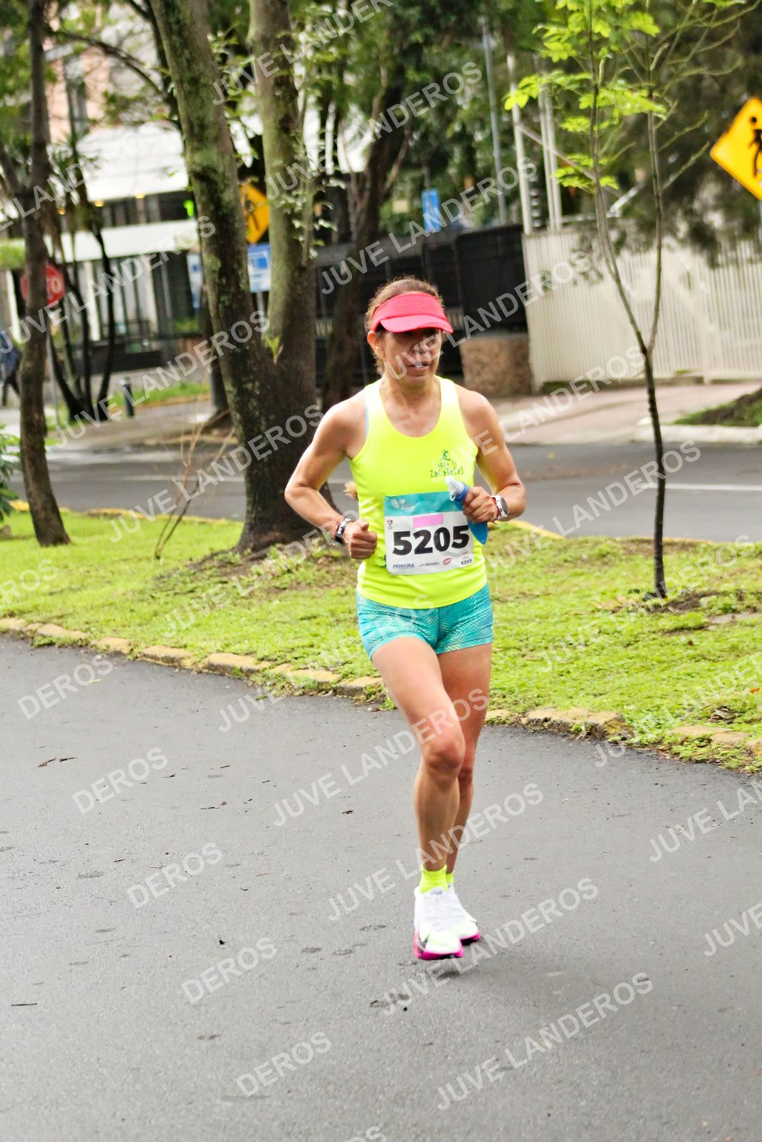 Foto del MEDIO MARATÓN ATLAS en Av. Patria, frente al Parque El Polvorín, Zapopan a las 08:08 · dorsal 5205