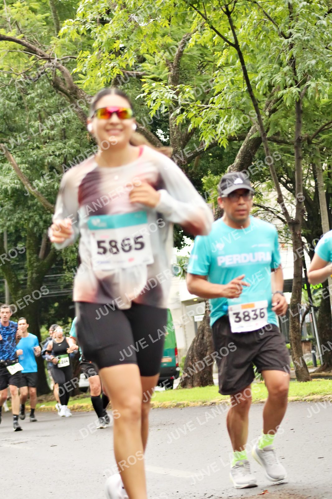 Foto del MEDIO MARATÓN ATLAS en Av. Patria, frente al Parque El Polvorín, Zapopan a las 08:43 · dorsal 5865, 3836