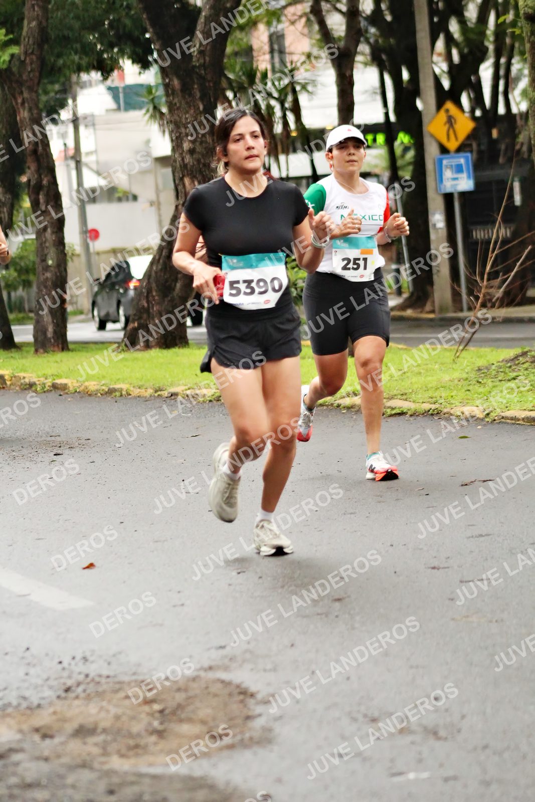 Foto del MEDIO MARATÓN ATLAS en Av. Patria, frente al Parque El Polvorín, Zapopan a las 08:18 · dorsal 251, 5390