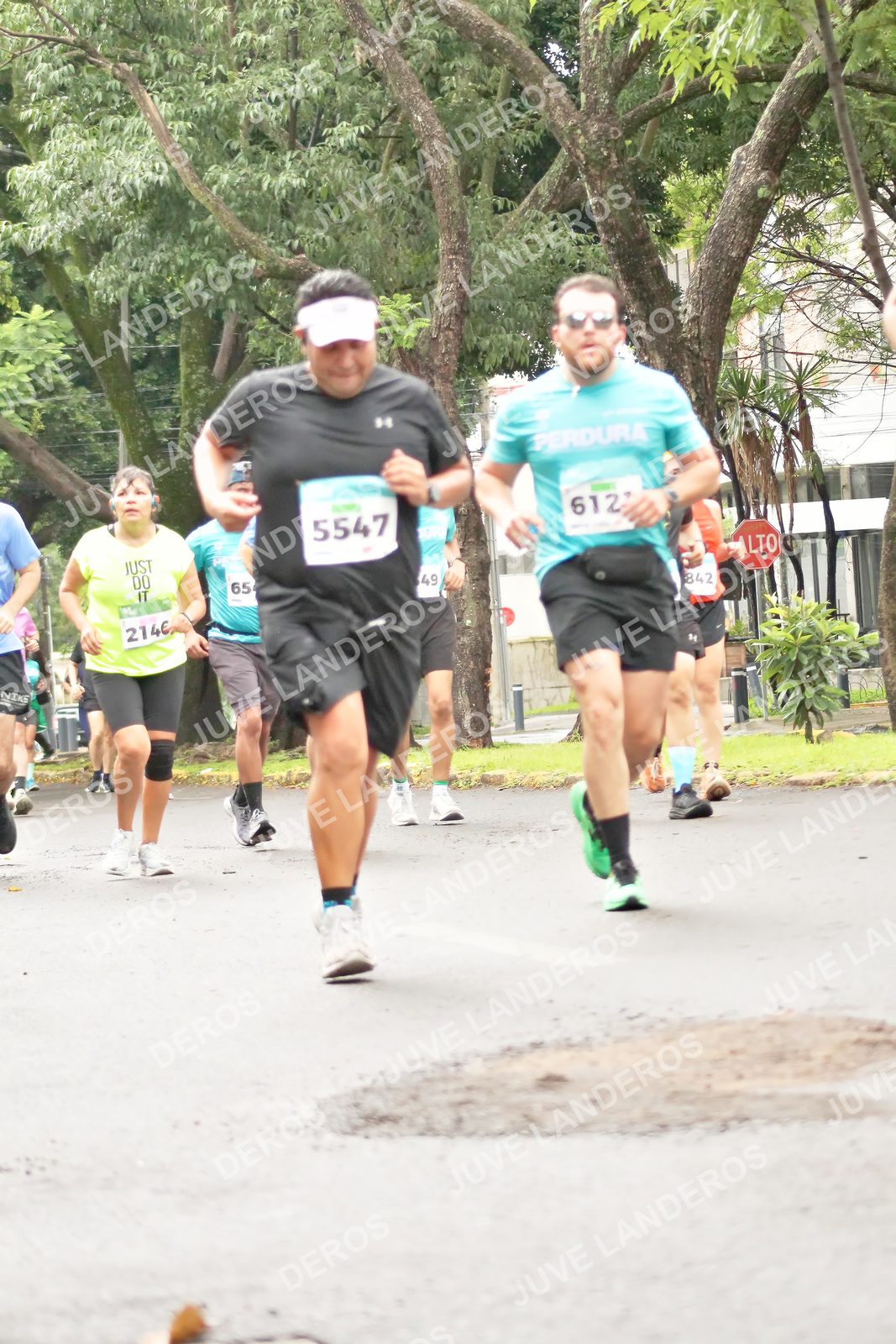 Foto del MEDIO MARATÓN ATLAS en Av. Patria, frente al Parque El Polvorín, Zapopan a las 08:45 · dorsal 5547, 842, 65, 49