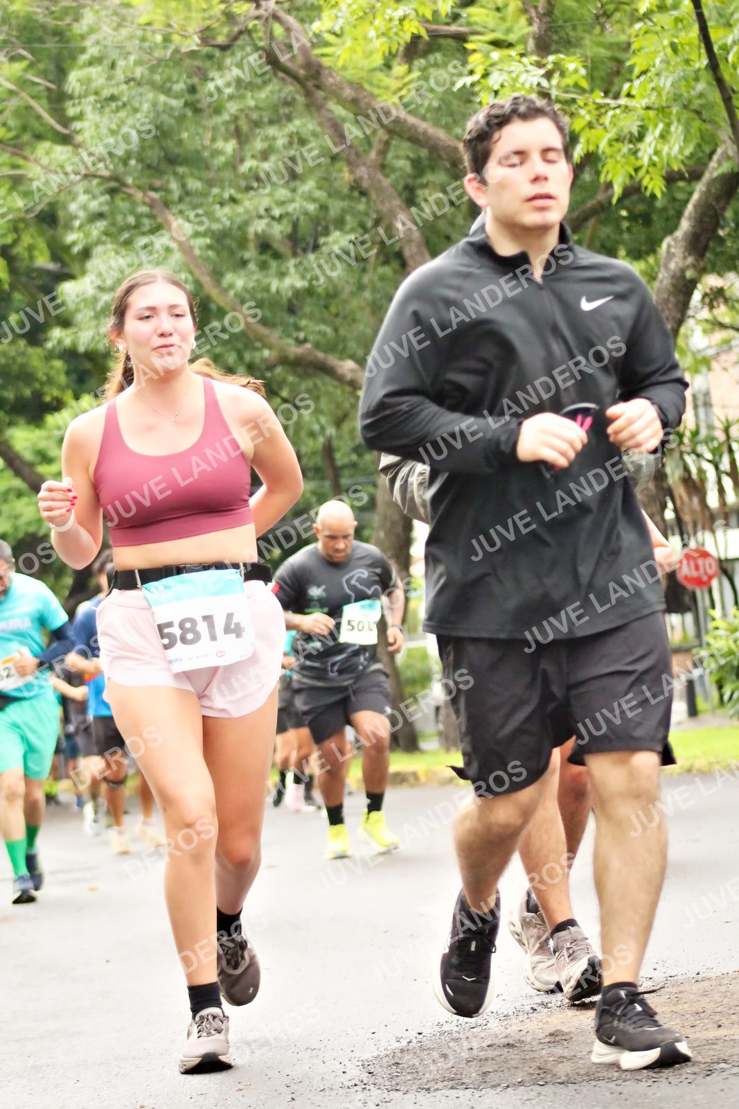 Foto del MEDIO MARATÓN ATLAS en Av. Patria, frente al Parque El Polvorín, Zapopan a las 08:43 · dorsal 5814