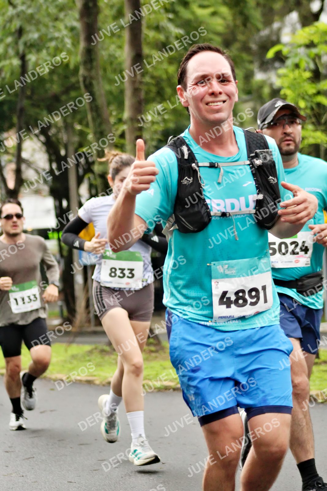 Foto del MEDIO MARATÓN ATLAS en Av. Patria, frente al Parque El Polvorín, Zapopan a las 08:15 · dorsal 4891, 833, 5024, 1133
