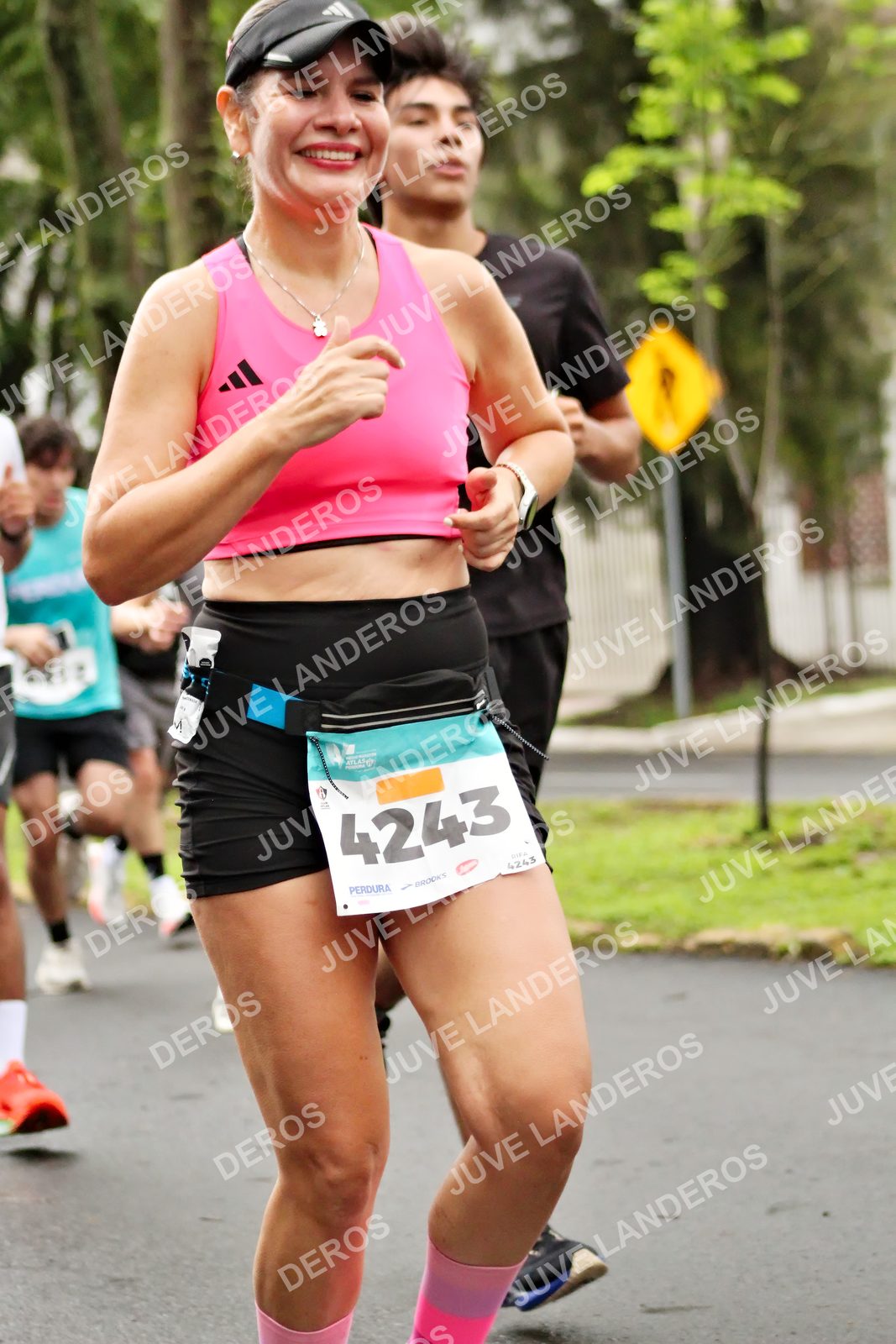 Foto del MEDIO MARATÓN ATLAS en Av. Patria, frente al Parque El Polvorín, Zapopan a las 08:18 · dorsal 4243