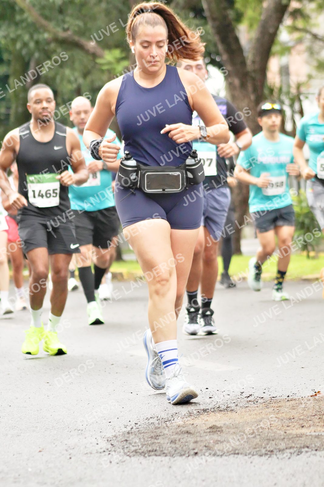 Foto del MEDIO MARATÓN ATLAS en Av. Patria, frente al Parque El Polvorín, Zapopan a las 08:43 · dorsal 1465, 7, 5