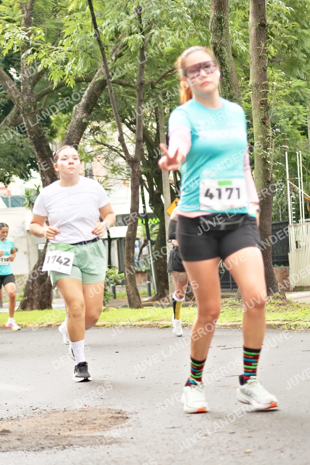 Foto del MEDIO MARATÓN ATLAS en Av. Patria, frente al Parque El Polvorín, Zapopan a las 08:45 · dorsal 4171, 1742, 198