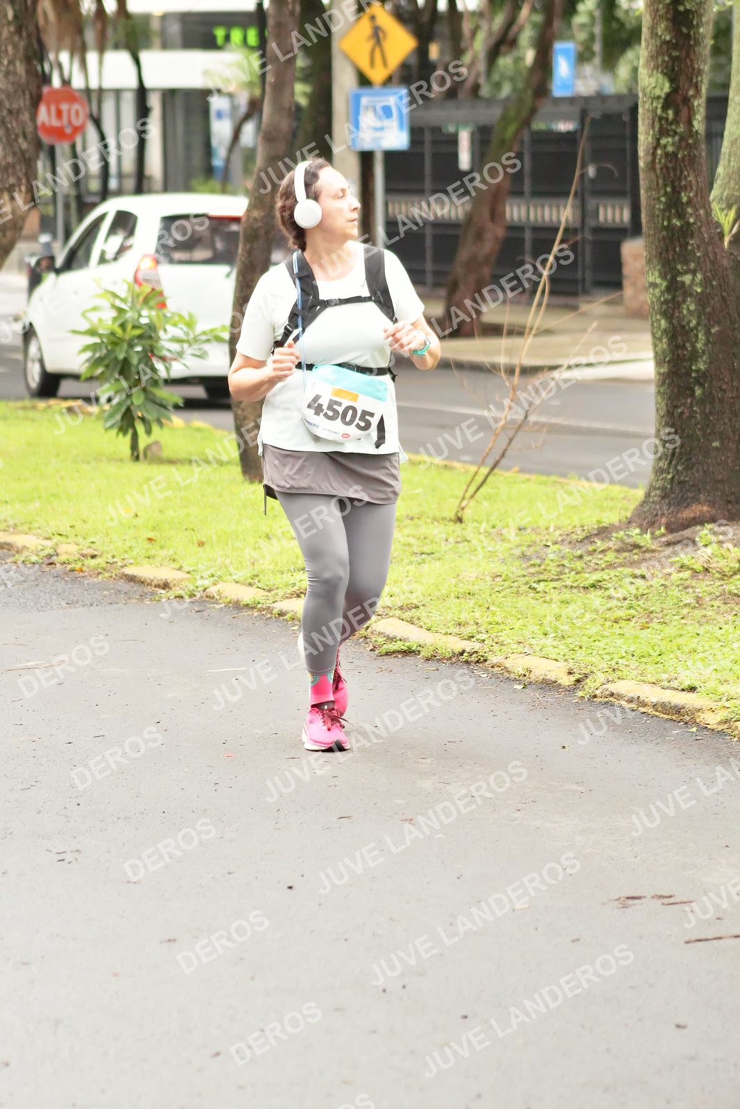 Foto del MEDIO MARATÓN ATLAS en Av. Patria, frente al Parque El Polvorín, Zapopan a las 08:54 · dorsal 4505