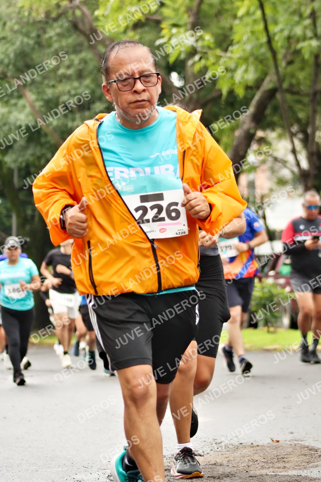 Foto del MEDIO MARATÓN ATLAS en Av. Patria, frente al Parque El Polvorín, Zapopan a las 08:38 · dorsal 226, 4226