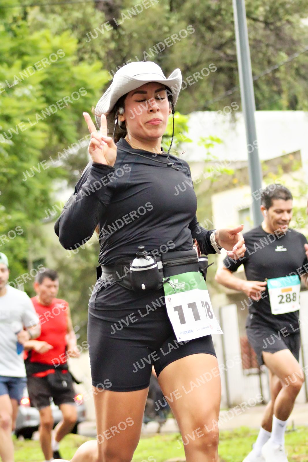 Foto del MEDIO MARATÓN ATLAS en Av. Patria, frente al Parque El Polvorín, Zapopan a las 08:28 · dorsal 288