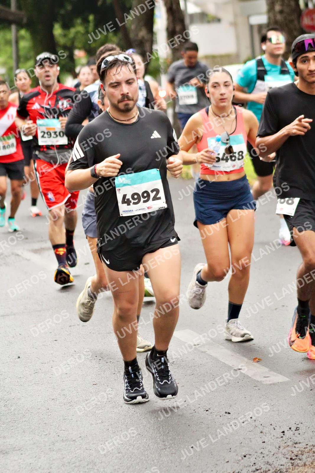 Foto del MEDIO MARATÓN ATLAS en Av. Patria, frente al Parque El Polvorín, Zapopan a las 08:21 · dorsal 4992, 2930