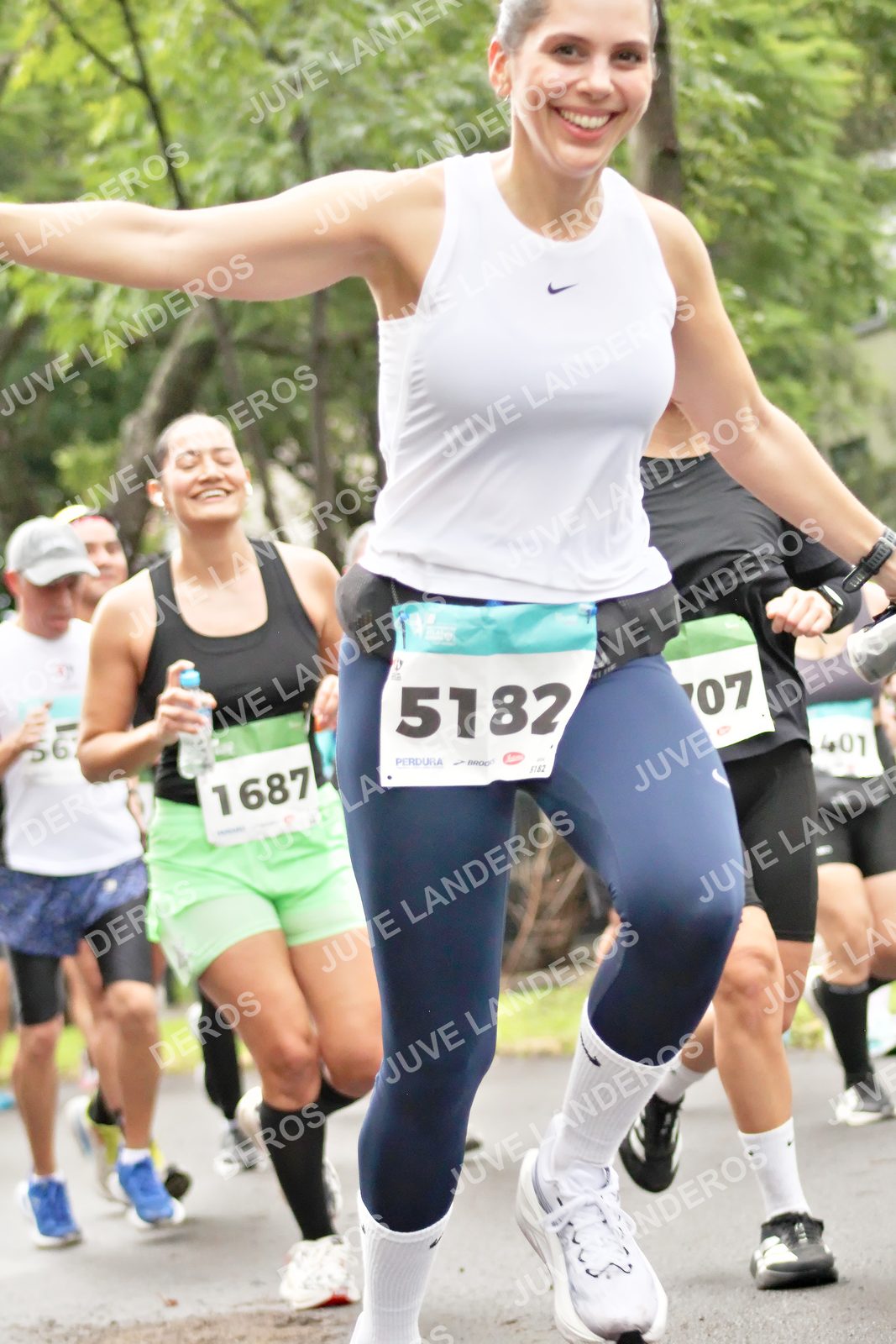 Foto del MEDIO MARATÓN ATLAS en Av. Patria, frente al Parque El Polvorín, Zapopan a las 08:34 · dorsal 5182, 7, 401, 1687