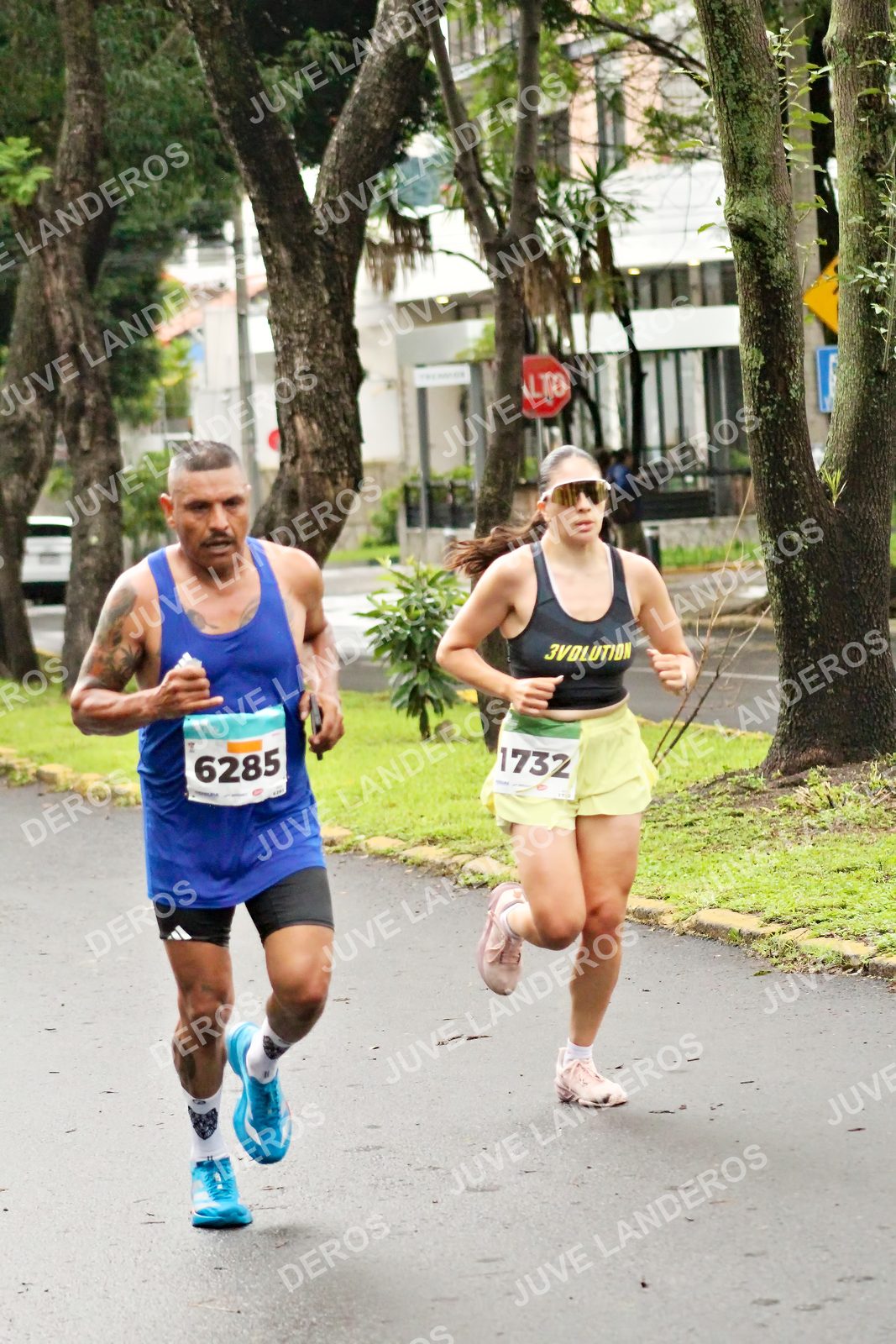Foto del MEDIO MARATÓN ATLAS en Av. Patria, frente al Parque El Polvorín, Zapopan a las 08:06 · dorsal 1732, 6285
