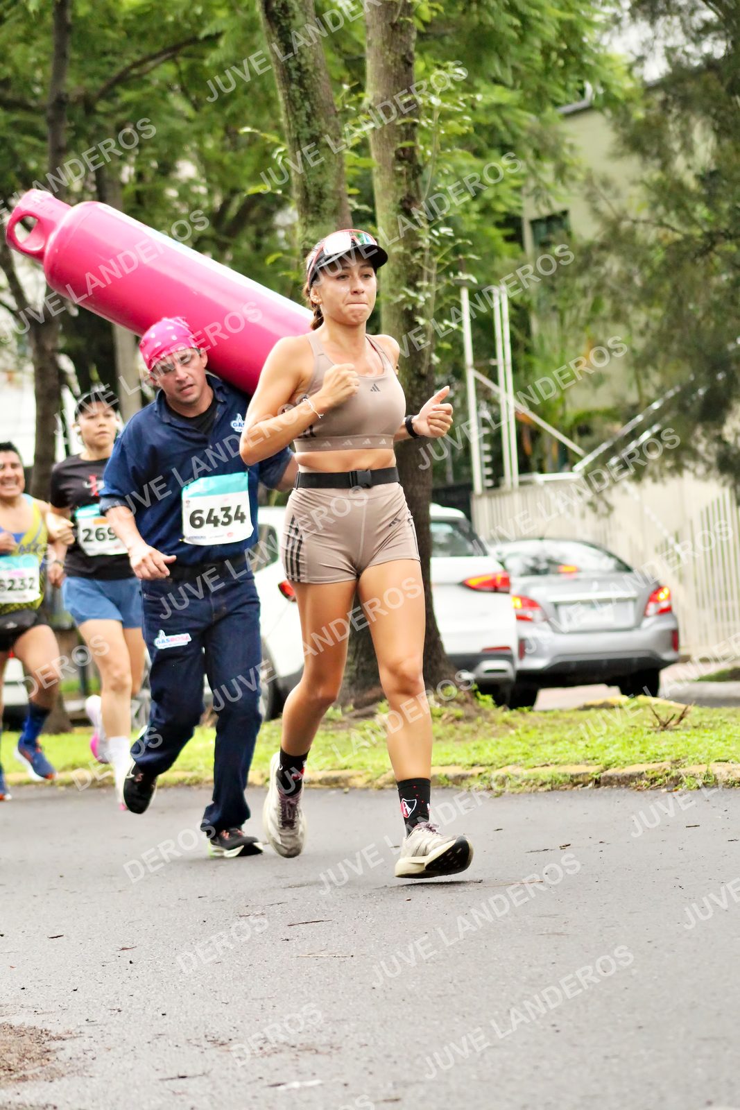 Foto del MEDIO MARATÓN ATLAS en Av. Patria, frente al Parque El Polvorín, Zapopan a las 08:27 · dorsal 6434, 269