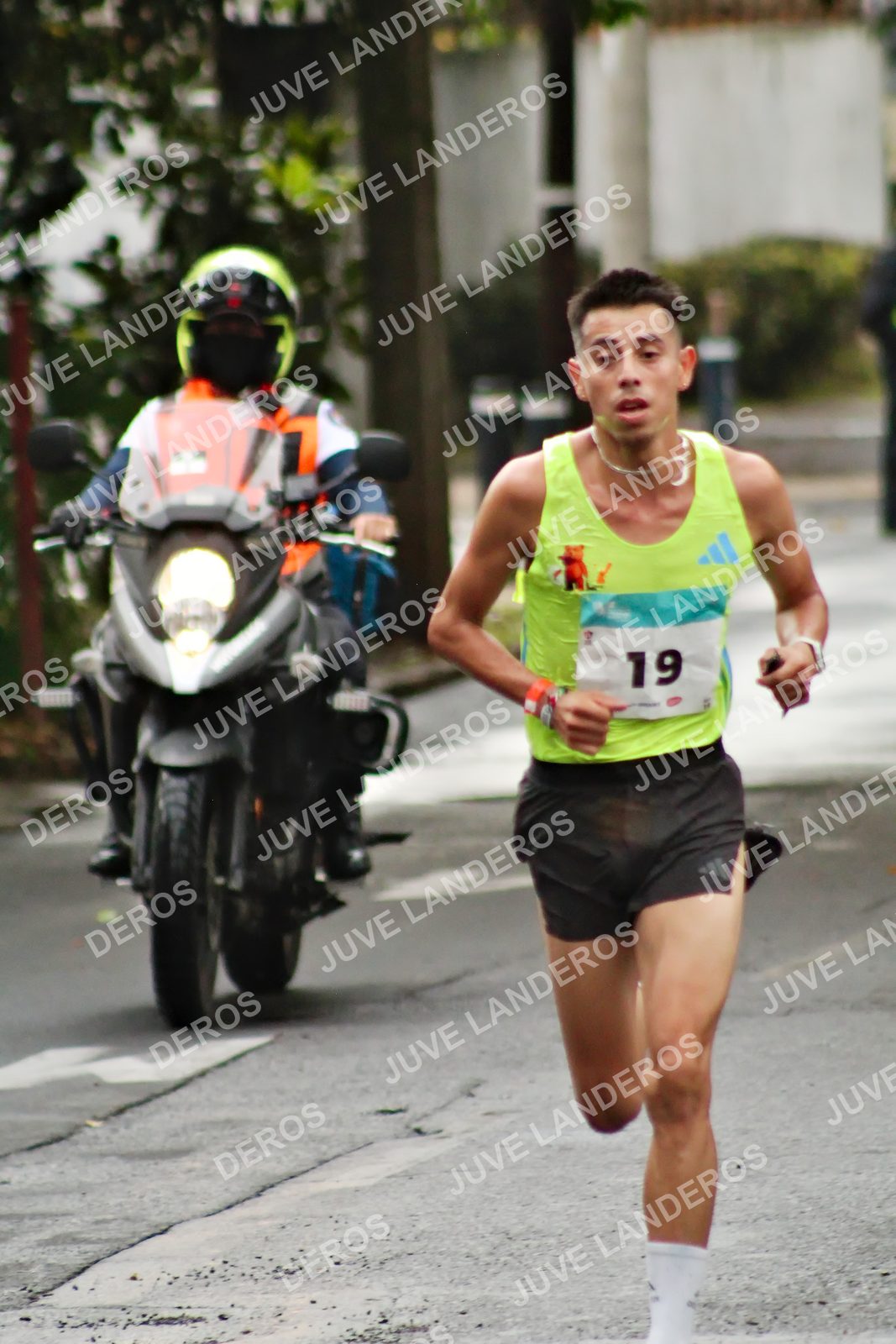 Foto del MEDIO MARATÓN ATLAS en Av. Patria, frente al Parque El Polvorín, Zapopan a las 07:51 · dorsal 19
