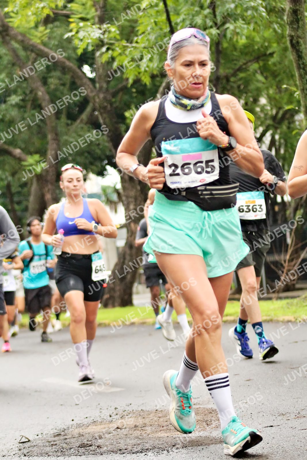 Foto del MEDIO MARATÓN ATLAS en Av. Patria, frente al Parque El Polvorín, Zapopan a las 08:22 · dorsal 2665, 6363, 645