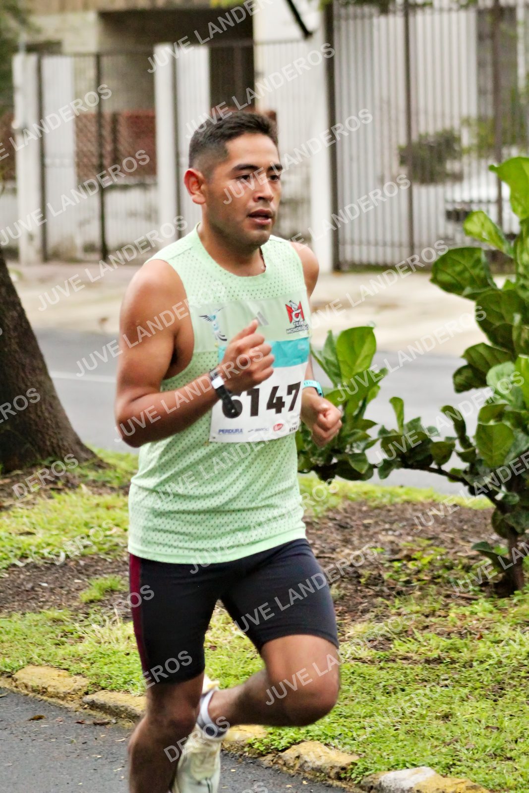 Foto del MEDIO MARATÓN ATLAS en Av. Patria, frente al Parque El Polvorín, Zapopan a las 07:55 · dorsal 6147