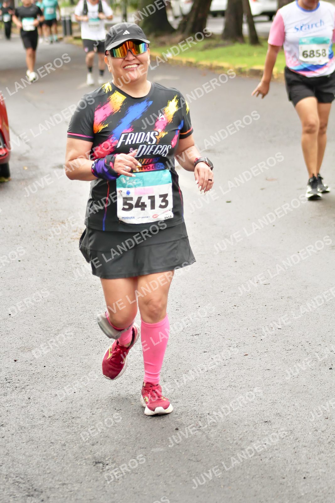 Foto del MEDIO MARATÓN ATLAS en Av. Patria, frente al Parque El Polvorín, Zapopan a las 08:56 · dorsal 5413, 6858