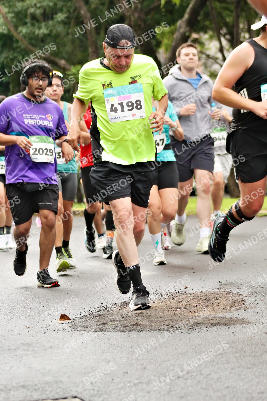 Foto del MEDIO MARATÓN ATLAS en Av. Patria, frente al Parque El Polvorín, Zapopan a las 08:32 · dorsal 4198, 2029, 3, 47