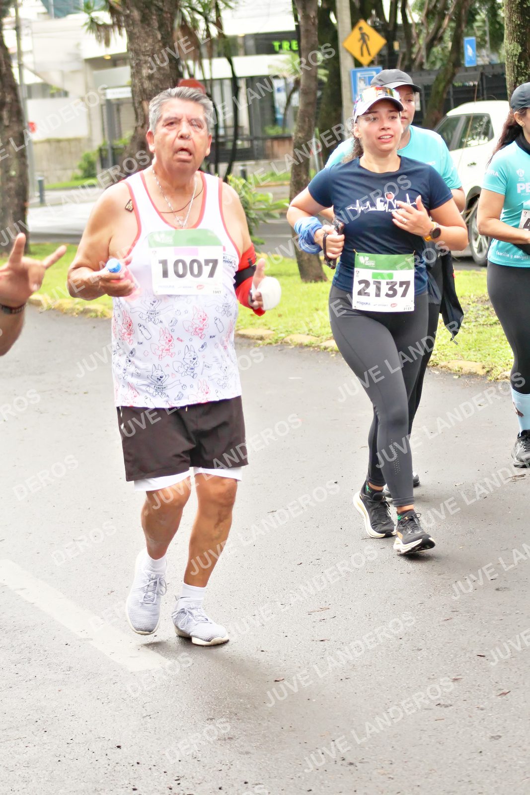 Foto del MEDIO MARATÓN ATLAS en Av. Patria, frente al Parque El Polvorín, Zapopan a las 08:51 · dorsal 2137, 1007