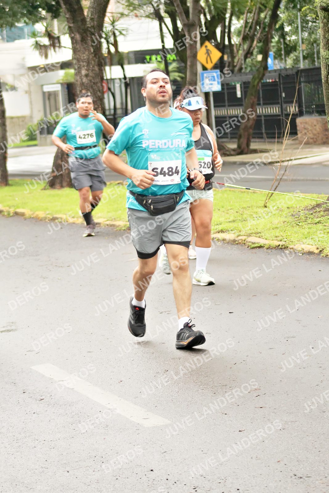 Foto del MEDIO MARATÓN ATLAS en Av. Patria, frente al Parque El Polvorín, Zapopan a las 08:49 · dorsal 620