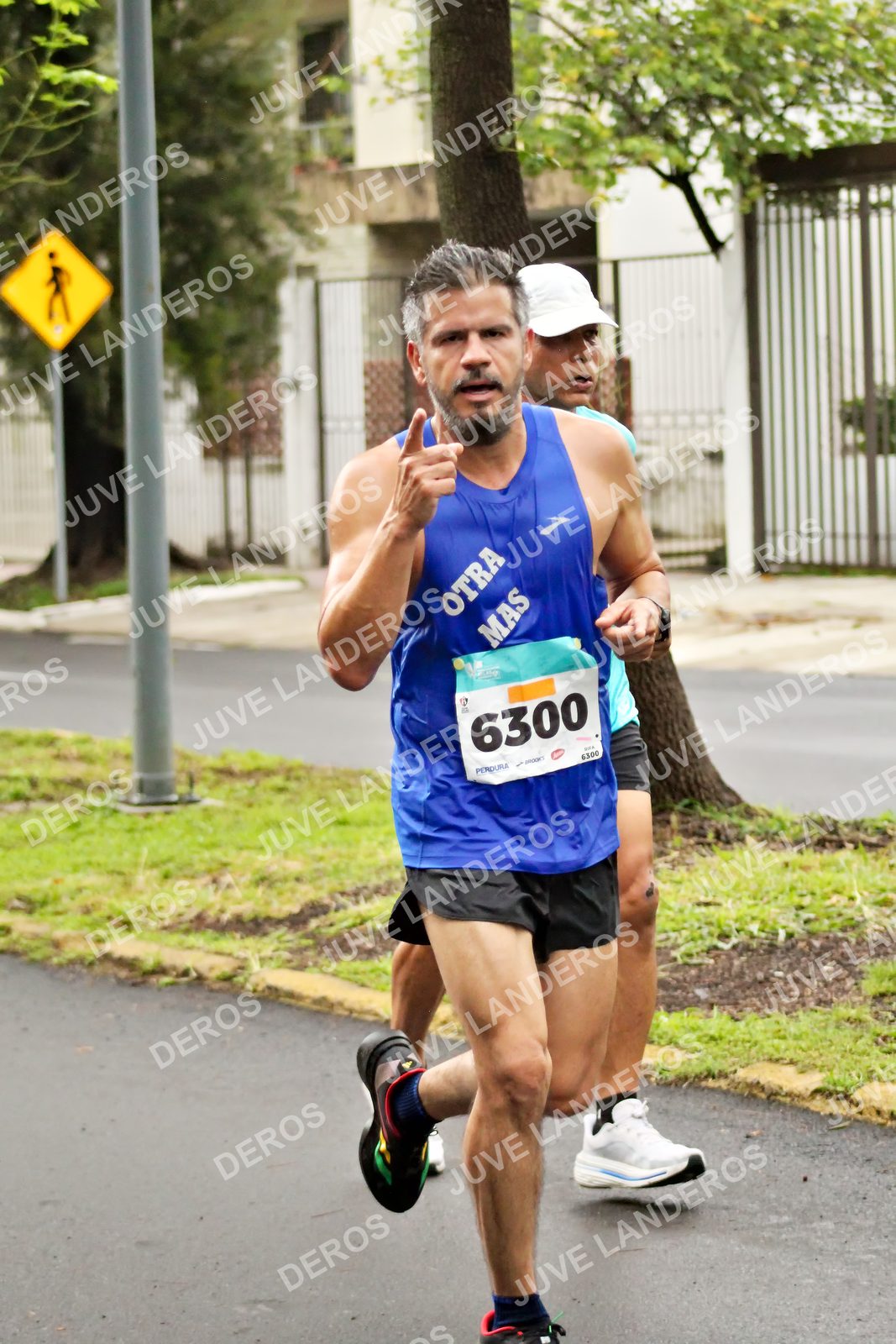Foto del MEDIO MARATÓN ATLAS en Av. Patria, frente al Parque El Polvorín, Zapopan a las 08:11 · dorsal 6300