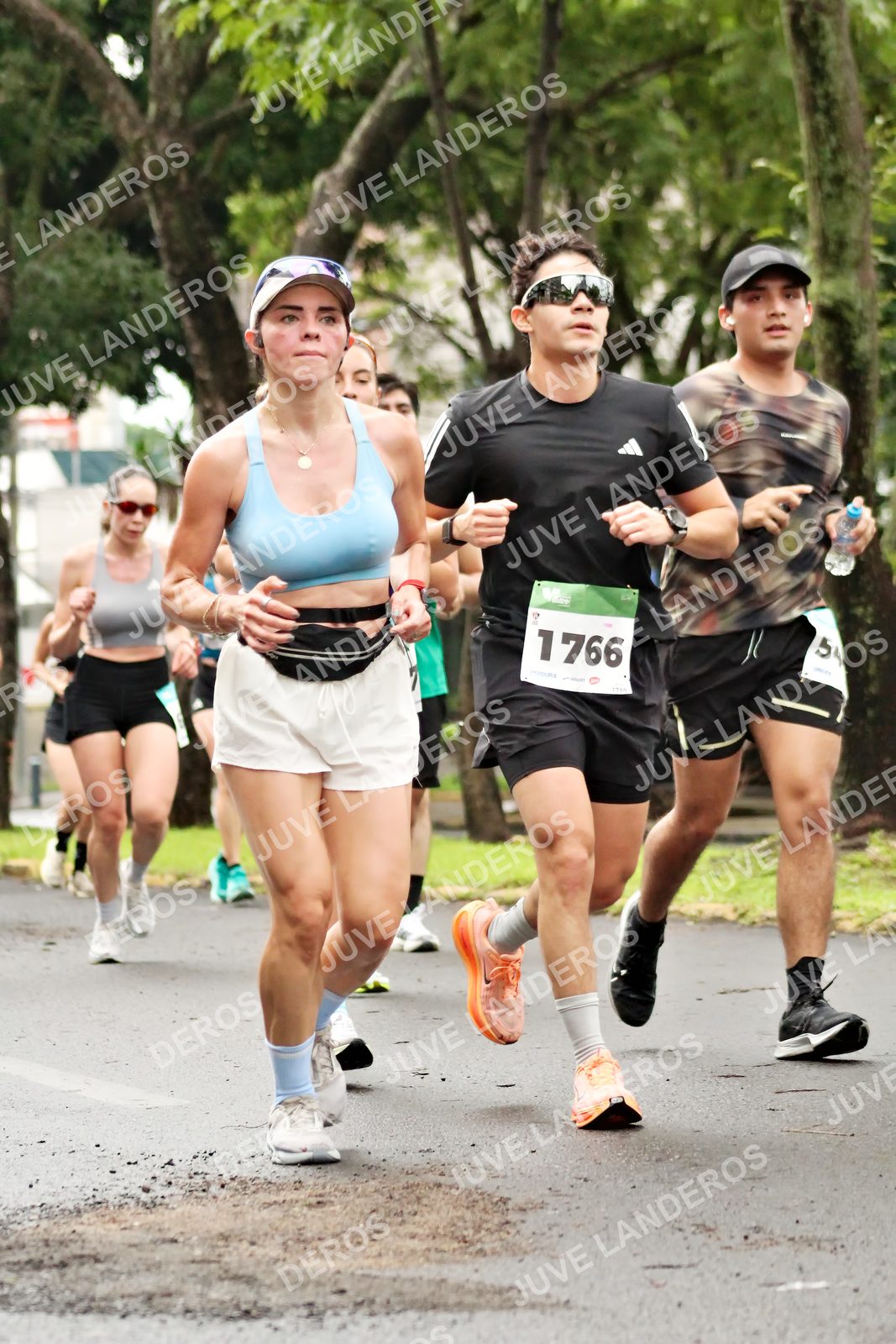 Foto del MEDIO MARATÓN ATLAS en Av. Patria, frente al Parque El Polvorín, Zapopan a las 08:25 · dorsal 1766, 54