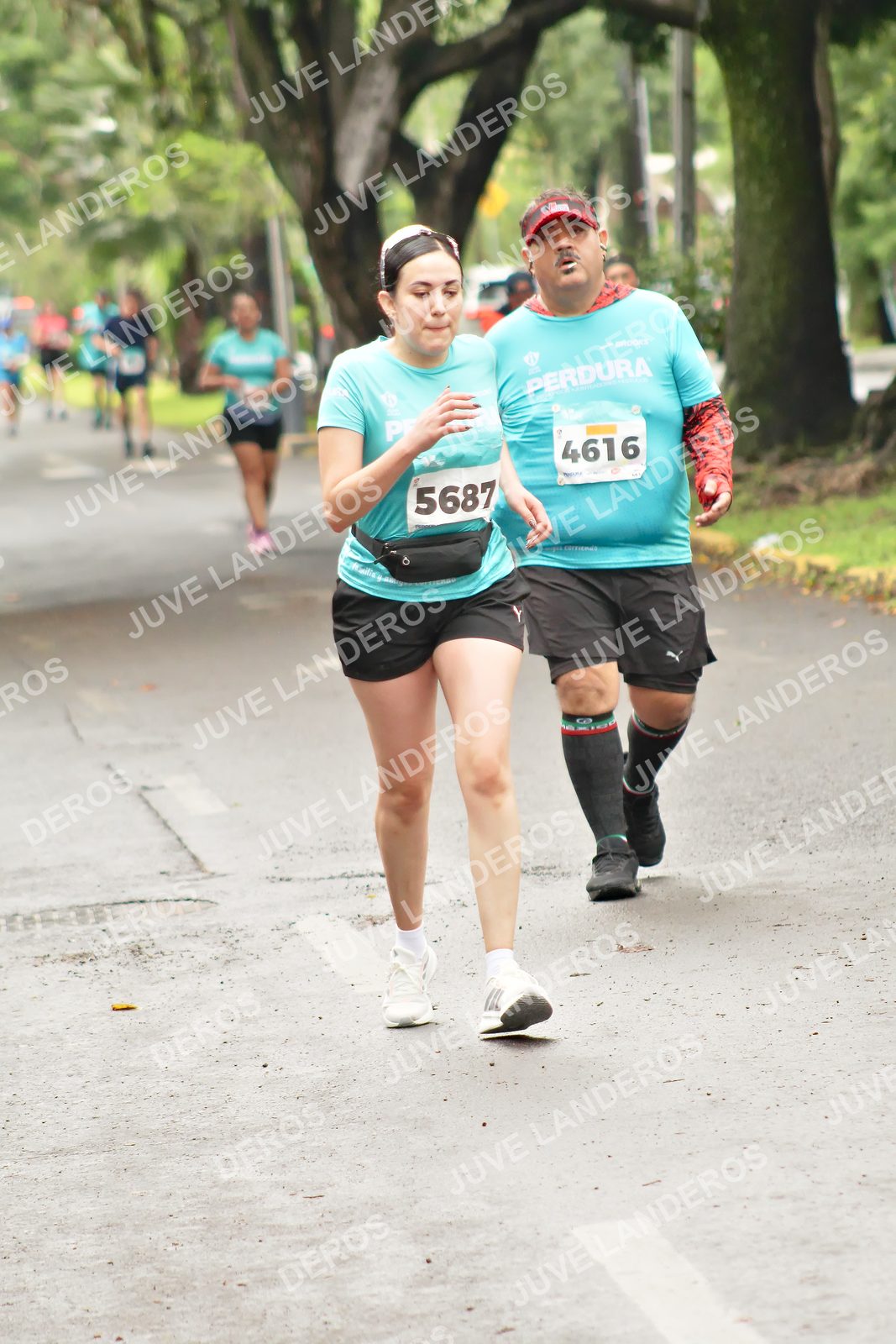 Foto del MEDIO MARATÓN ATLAS en Av. Patria, frente al Parque El Polvorín, Zapopan a las 09:04 · dorsal 5687, 4616