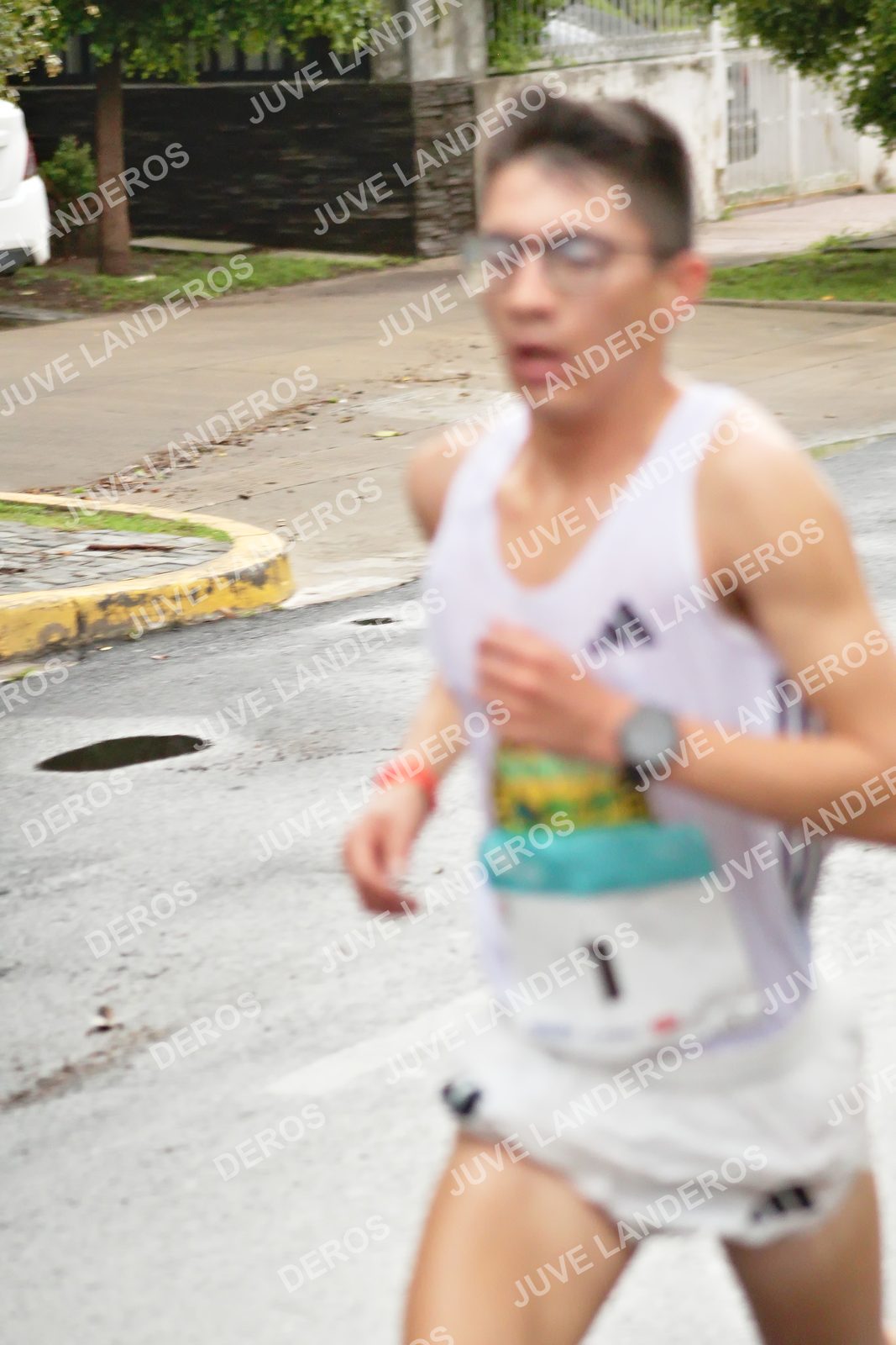 Foto del MEDIO MARATÓN ATLAS en Av. Patria, frente al Parque El Polvorín, Zapopan a las 07:51 · dorsal 1