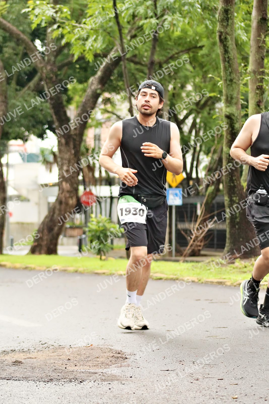 Foto del MEDIO MARATÓN ATLAS en Av. Patria, frente al Parque El Polvorín, Zapopan a las 08:47 · dorsal 1930