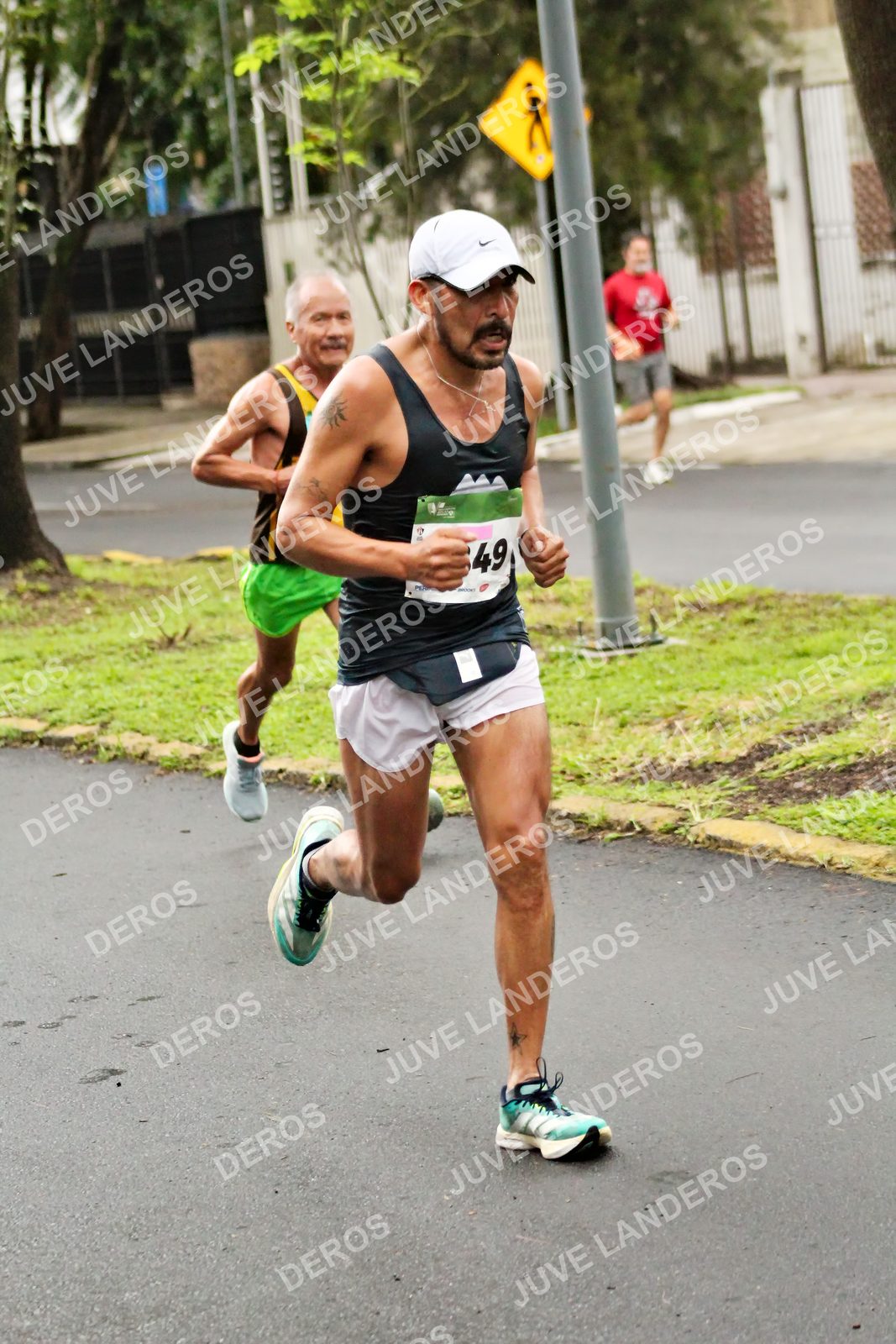Foto del MEDIO MARATÓN ATLAS en Av. Patria, frente al Parque El Polvorín, Zapopan a las 08:04 · dorsal 49
