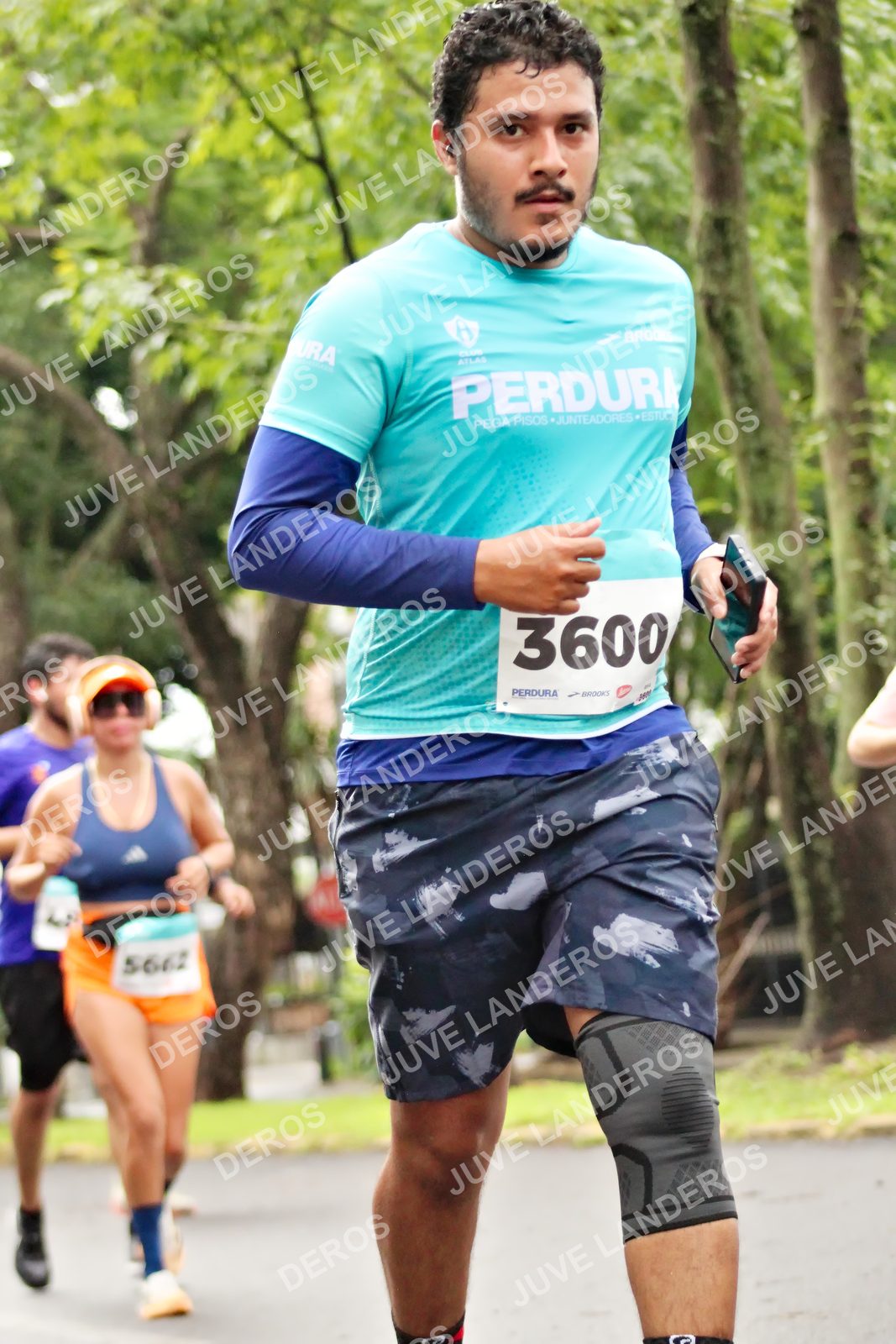 Foto del MEDIO MARATÓN ATLAS en Av. Patria, frente al Parque El Polvorín, Zapopan a las 08:38 · dorsal 3600, 5662