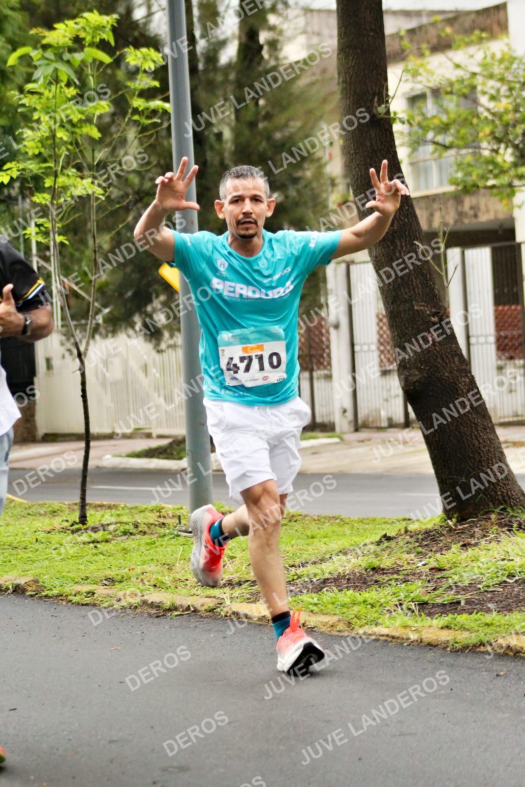Foto del MEDIO MARATÓN ATLAS en Av. Patria, frente al Parque El Polvorín, Zapopan a las 08:07 · dorsal 4710