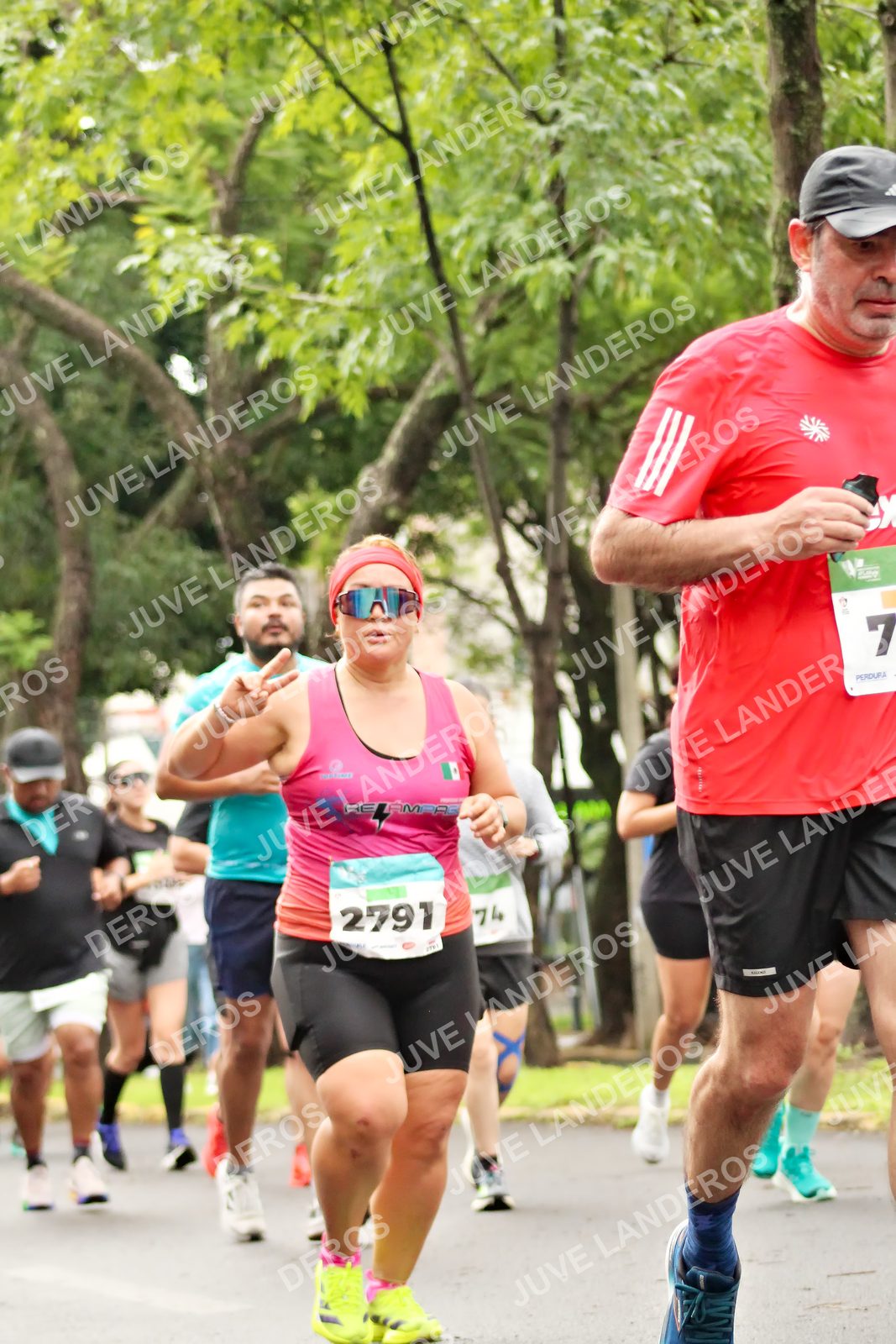 Foto del MEDIO MARATÓN ATLAS en Av. Patria, frente al Parque El Polvorín, Zapopan a las 08:46 · dorsal 2791, 7, 74