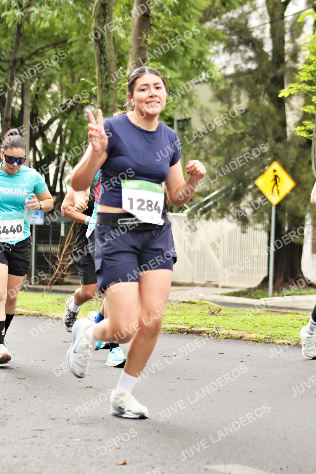 Foto del MEDIO MARATÓN ATLAS en Av. Patria, frente al Parque El Polvorín, Zapopan a las 08:36 · dorsal 1284, 440