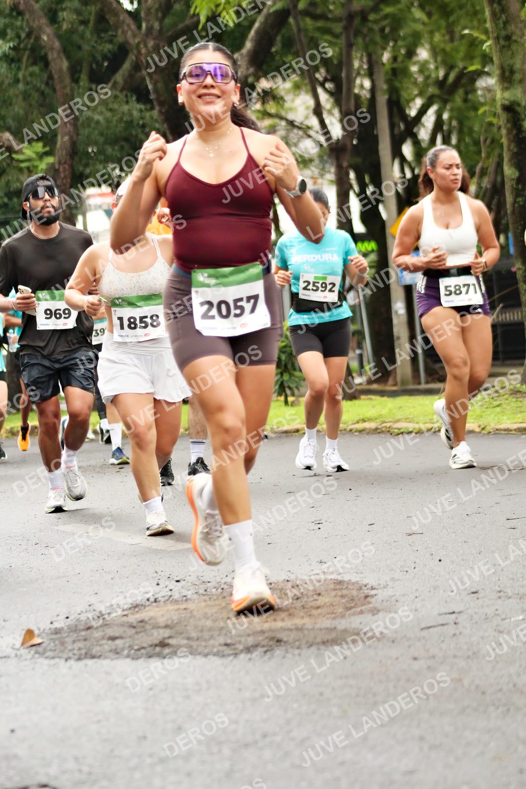 Foto del MEDIO MARATÓN ATLAS en Av. Patria, frente al Parque El Polvorín, Zapopan a las 08:33 · dorsal 2057, 969, 1858, 2592