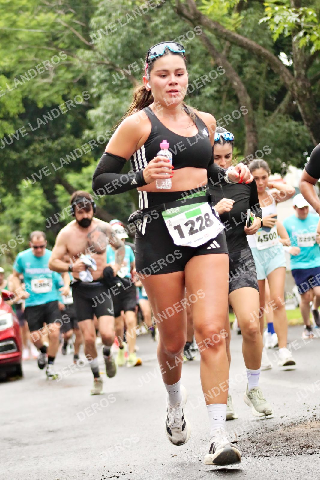 Foto del MEDIO MARATÓN ATLAS en Av. Patria, frente al Parque El Polvorín, Zapopan a las 08:30 · dorsal 1228, 4500, 5295