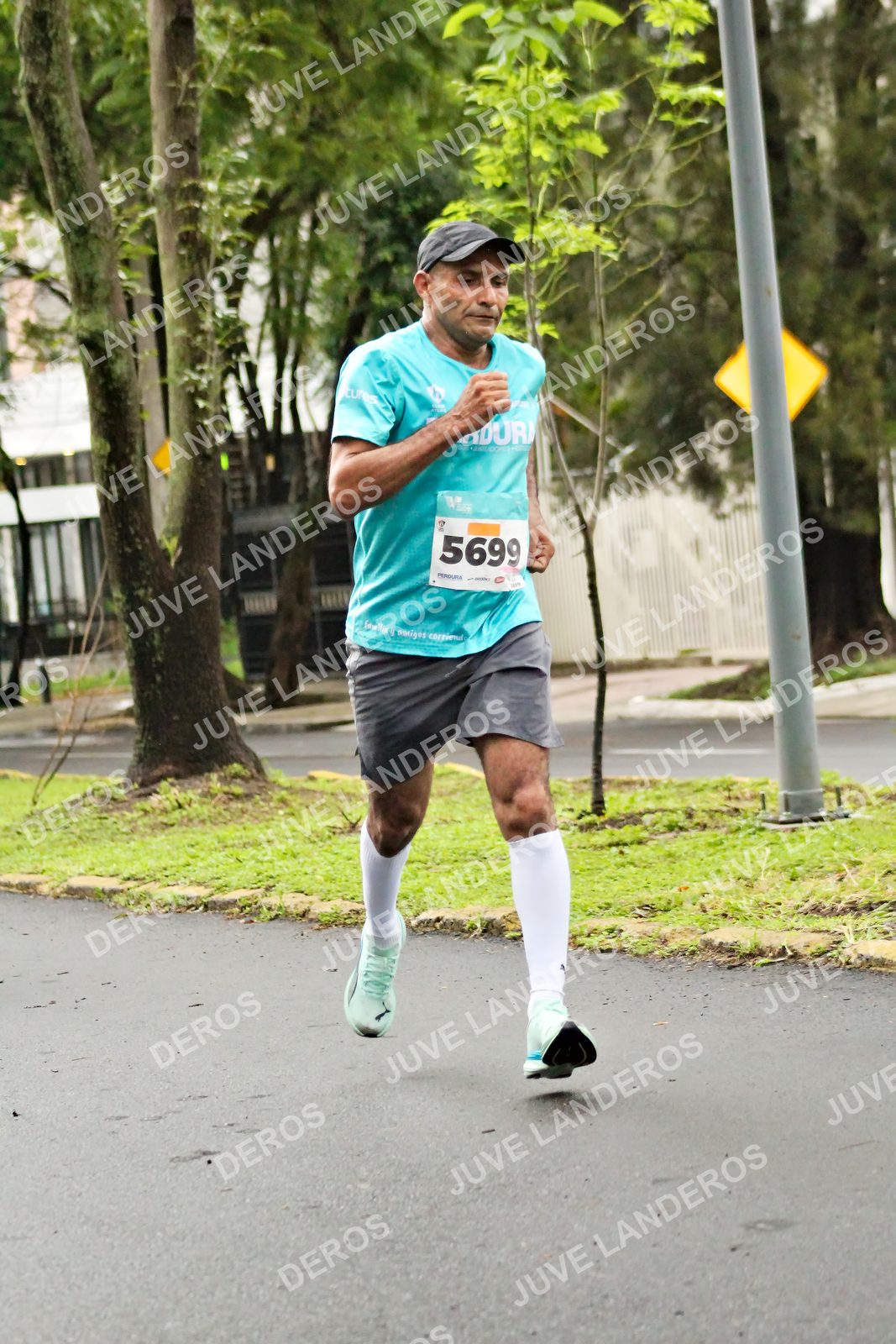 Foto del MEDIO MARATÓN ATLAS en Av. Patria, frente al Parque El Polvorín, Zapopan a las 08:07 · dorsal 5699