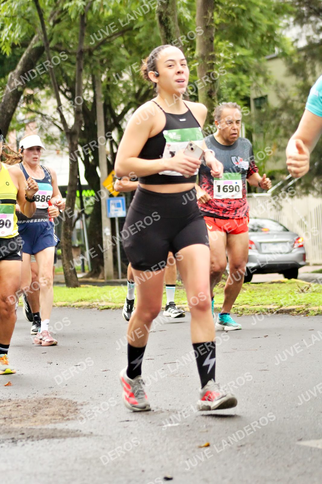 Foto del MEDIO MARATÓN ATLAS en Av. Patria, frente al Parque El Polvorín, Zapopan a las 08:26 · dorsal 90